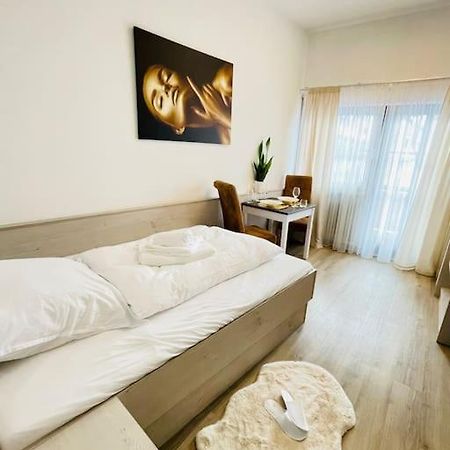 Fewo 20 - Appartement Im Rottalblick - Youngmodern Wohnen Mit Bademantelgang Zur Therme, Tv, Balkon Und Persoenlichem Gaesteempfang Von Astarte Estate Bad Griesbach  Bagian luar foto