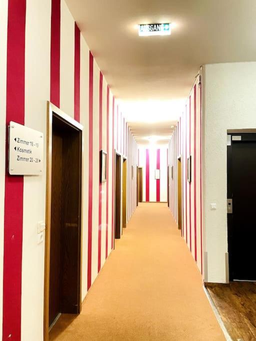 Fewo 20 - Appartement Im Rottalblick - Youngmodern Wohnen Mit Bademantelgang Zur Therme, Tv, Balkon Und Persoenlichem Gaesteempfang Von Astarte Estate Bad Griesbach  Bagian luar foto